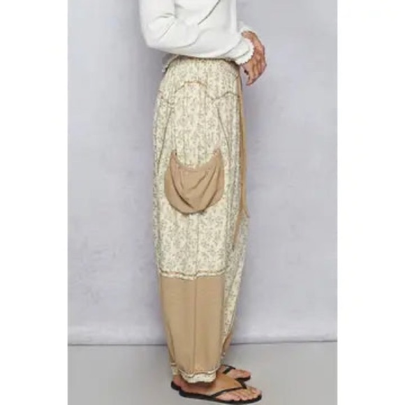 POL Oversized Floral Pattern Printed Cream and Tan Lounge Pants - Picture 2 of 5
